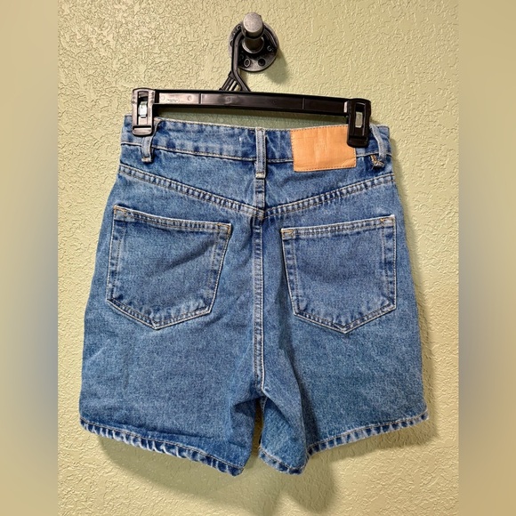 Zara Classic Blue Denim Shorts - Picture 4 of 4